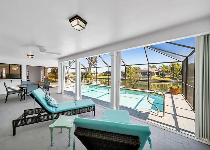 Luxury Waterfront Haven In Cape Coral - Dog-Friendly Escape With Private Pool