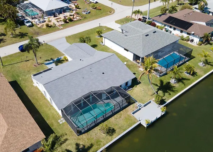 Luxury Waterfront Haven In Cape Coral - Dog-Friendly Escape With Private Pool