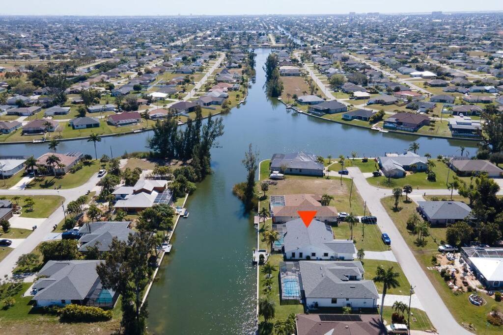 Luxury Waterfront Haven In - Dog-friendly Escape With Private Pool * Cape Coral