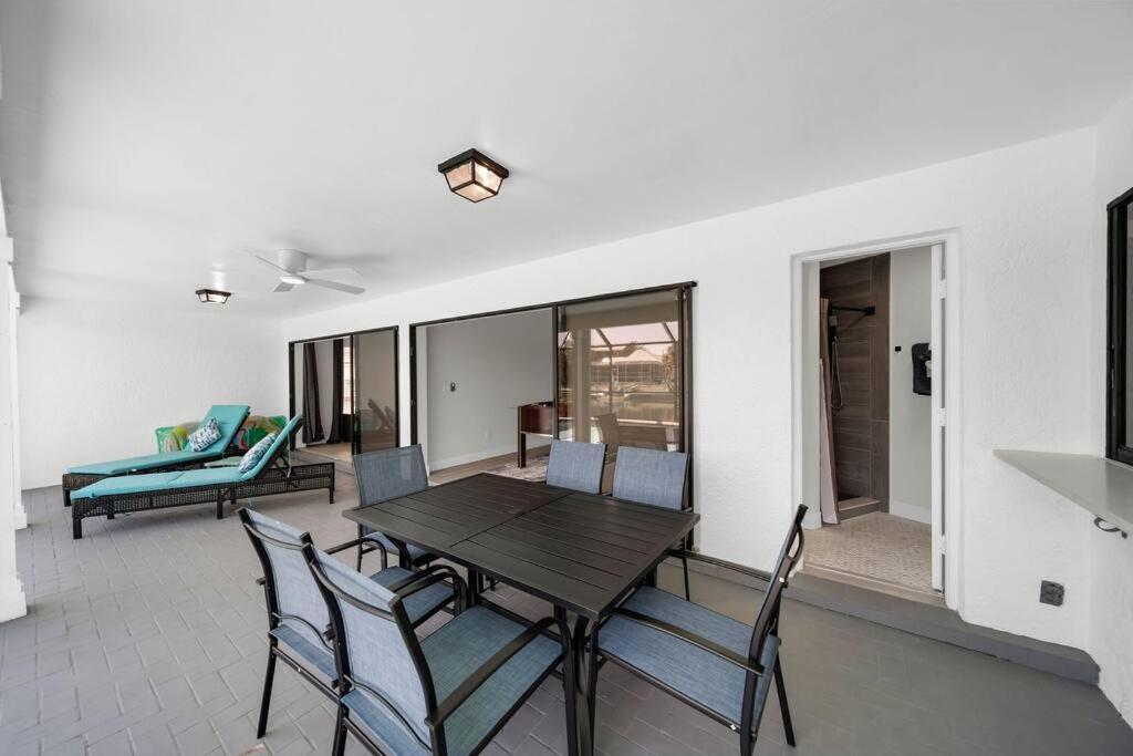 Luxury Waterfront Haven In - Dog-friendly Escape With Private Pool Holiday home Cape Coral