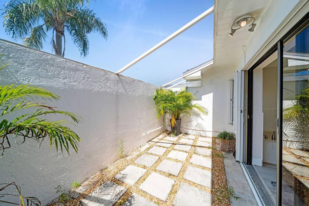 Holiday home Luxury Waterfront Haven In - Dog-friendly Escape With Private Pool *