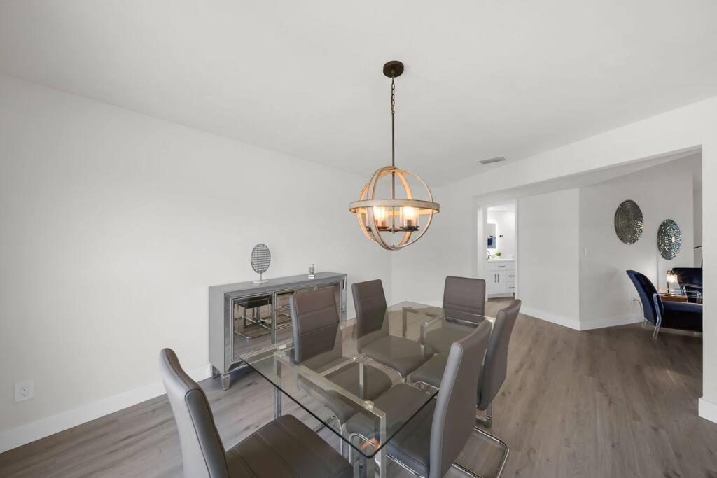 Holiday home Luxury Waterfront Haven In - Dog-friendly Escape With Private Pool *
