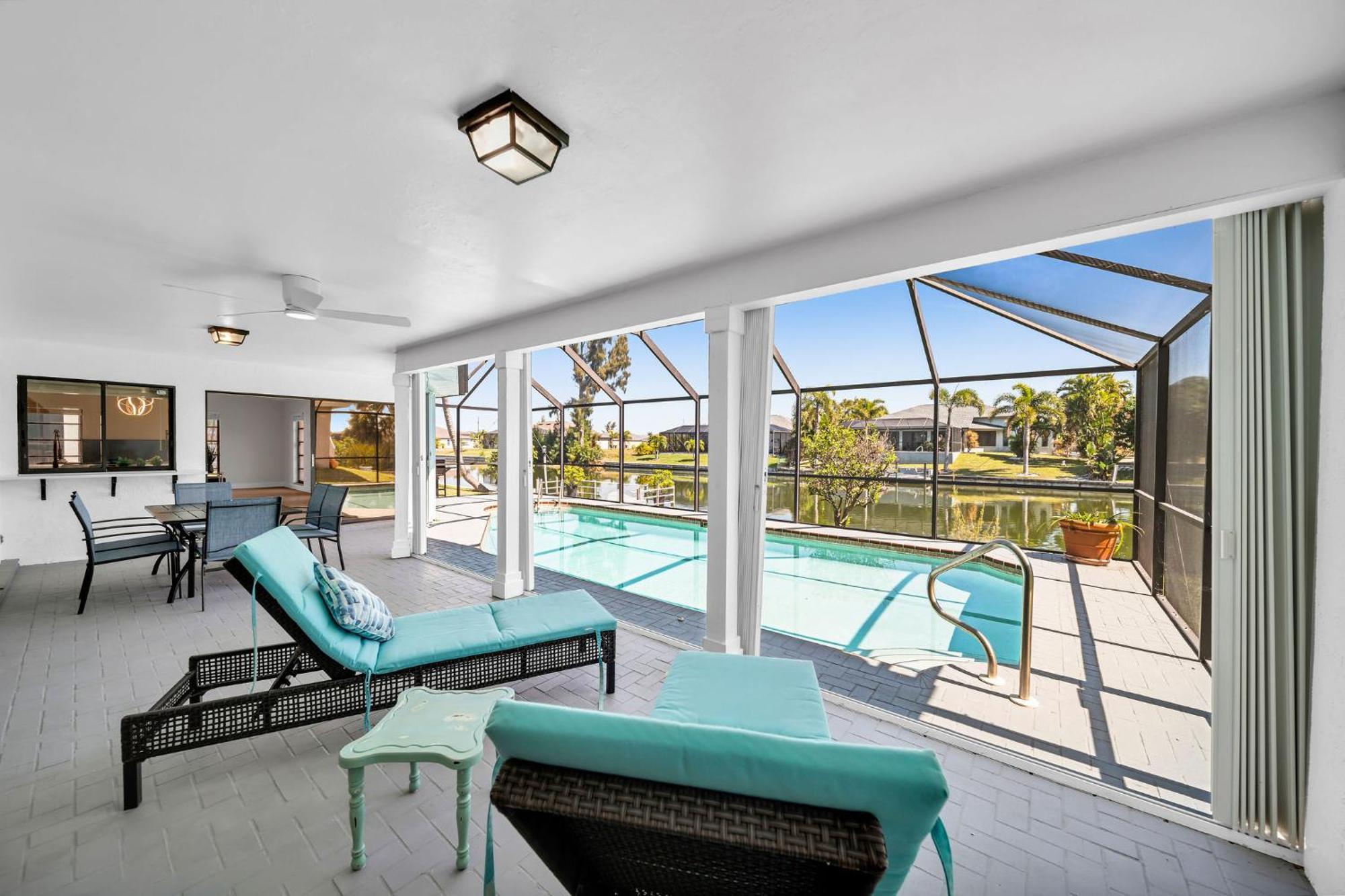 Luxury Waterfront Haven In - Dog-friendly Escape With Private Pool Holiday home *